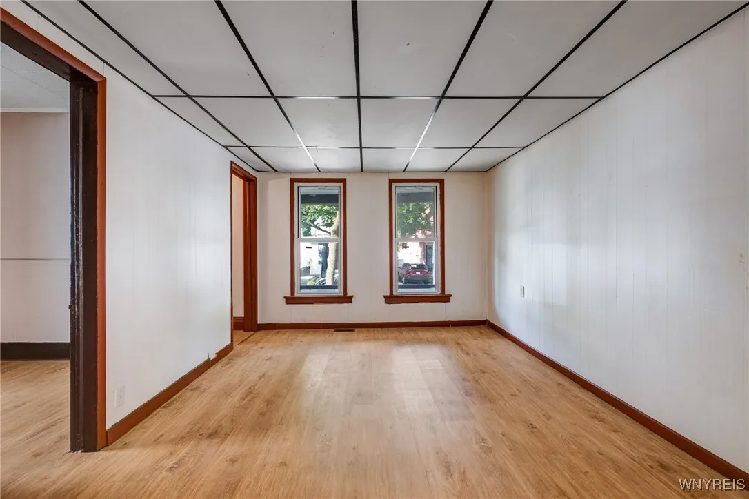 127 Humason Avenue, Buffalo, New York 14211, Buffalo, New York 14211, 5 Bedrooms Bedrooms, ,2 BathroomsBathrooms,Residential,For Sale,127 Humason Avenue, Buffalo, New York 14211,B1627377