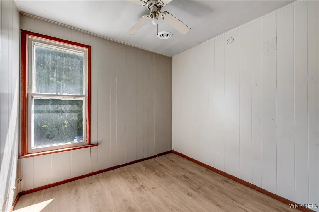 127 Humason Avenue, Buffalo, New York 14211, Buffalo, New York 14211, 5 Bedrooms Bedrooms, ,2 BathroomsBathrooms,Residential,For Sale,127 Humason Avenue, Buffalo, New York 14211,B1627377