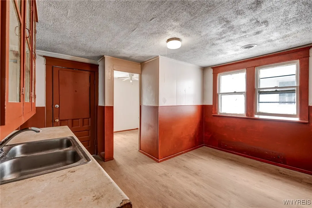 127 Humason Avenue, Buffalo, New York 14211, Buffalo, New York 14211, 5 Bedrooms Bedrooms, ,2 BathroomsBathrooms,Residential,For Sale,127 Humason Avenue, Buffalo, New York 14211,B1627377