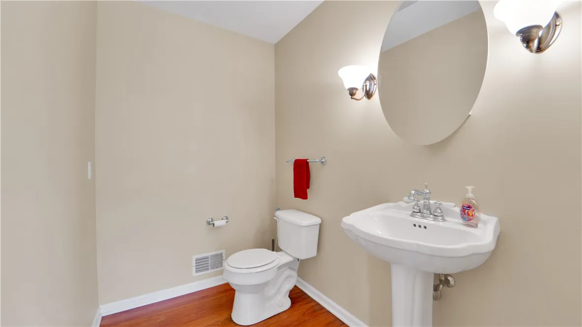 378 Salt Road, Webster, New York 14580, Webster, New York 14580, 3 Bedrooms Bedrooms, 7 Rooms Rooms,2 BathroomsBathrooms,Residential,Closed,378 Salt Road, Webster, New York 14580,0,R1626657