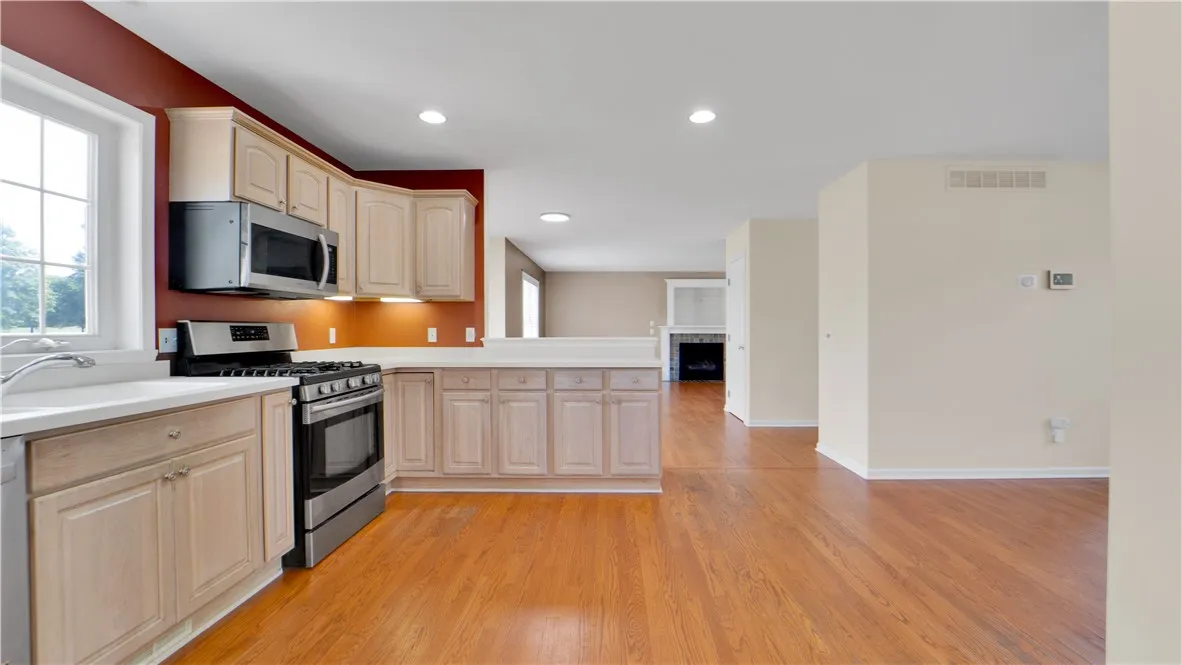 378 Salt Road, Webster, New York 14580, Webster, New York 14580, 3 Bedrooms Bedrooms, 7 Rooms Rooms,2 BathroomsBathrooms,Residential,Closed,378 Salt Road, Webster, New York 14580,0,R1626657