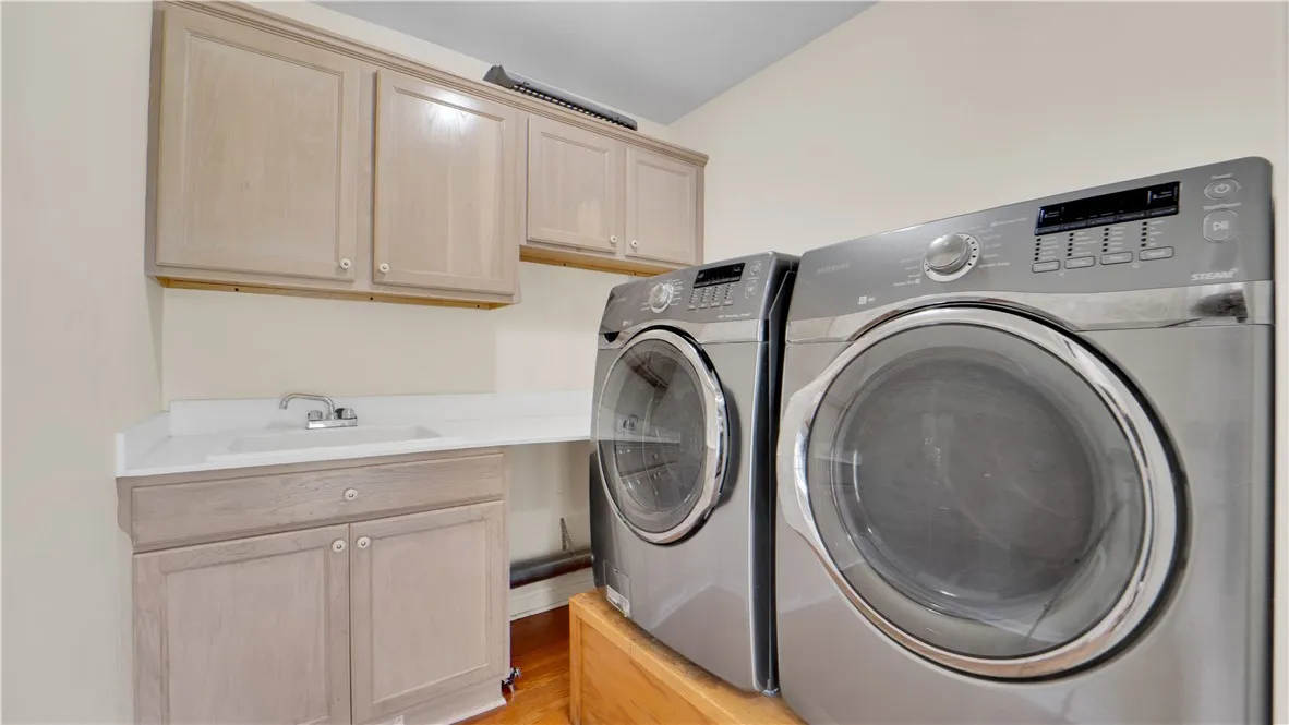 378 Salt Road, Webster, New York 14580, Webster, New York 14580, 3 Bedrooms Bedrooms, 7 Rooms Rooms,2 BathroomsBathrooms,Residential,Closed,378 Salt Road, Webster, New York 14580,0,R1626657