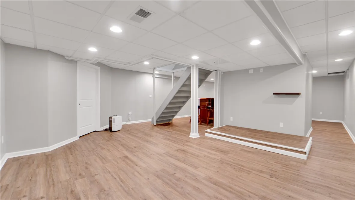 378 Salt Road, Webster, New York 14580, Webster, New York 14580, 3 Bedrooms Bedrooms, 7 Rooms Rooms,2 BathroomsBathrooms,Residential,Closed,378 Salt Road, Webster, New York 14580,0,R1626657