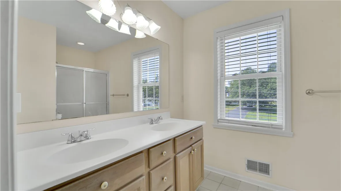 378 Salt Road, Webster, New York 14580, Webster, New York 14580, 3 Bedrooms Bedrooms, 7 Rooms Rooms,2 BathroomsBathrooms,Residential,Closed,378 Salt Road, Webster, New York 14580,0,R1626657