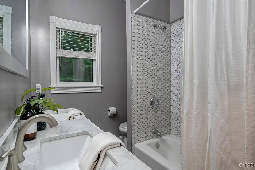 Beautifully updated Main Bath