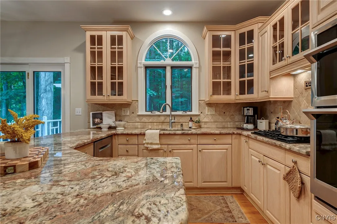 The perfect work space for the chef- so much counterspace!