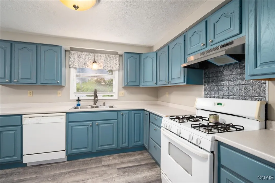 138 Hawthorne, Sullivan, New York 13037, Sullivan, New York 13037, 4 Bedrooms Bedrooms, 8 Rooms Rooms,2 BathroomsBathrooms,Residential,For Sale,138 Hawthorne, Sullivan, New York 13037,S1627300