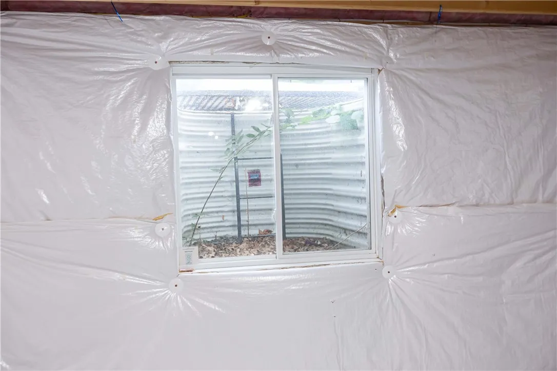 Egress window