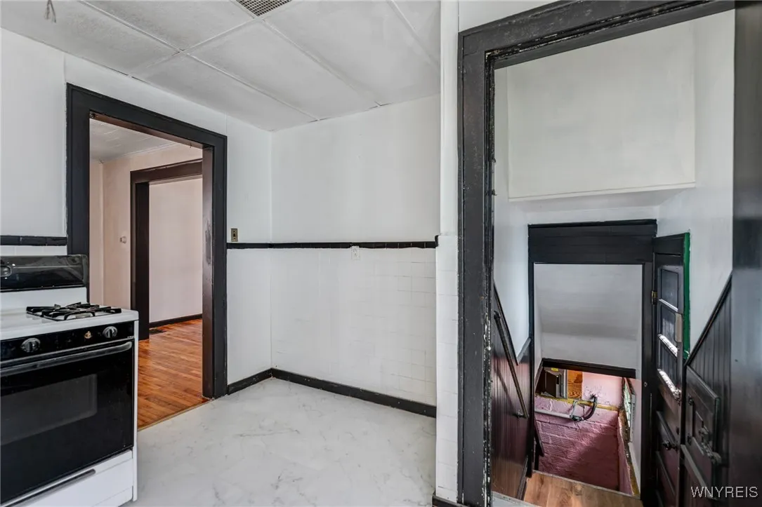 50 Wilkes Avenue, Buffalo, New York 14215, Buffalo, New York 14215, 4 Bedrooms Bedrooms, 7 Rooms Rooms,2 BathroomsBathrooms,Residential,For Sale,50 Wilkes Avenue, Buffalo, New York 14215,B1627391