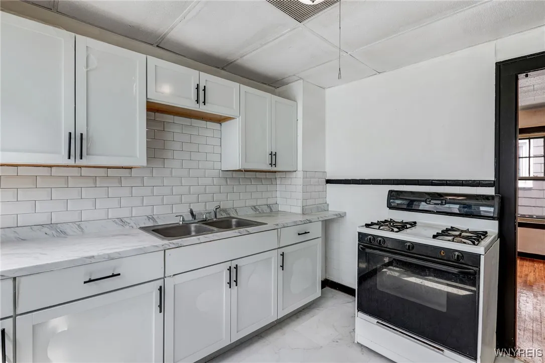 50 Wilkes Avenue, Buffalo, New York 14215, Buffalo, New York 14215, 4 Bedrooms Bedrooms, 7 Rooms Rooms,2 BathroomsBathrooms,Residential,For Sale,50 Wilkes Avenue, Buffalo, New York 14215,B1627391
