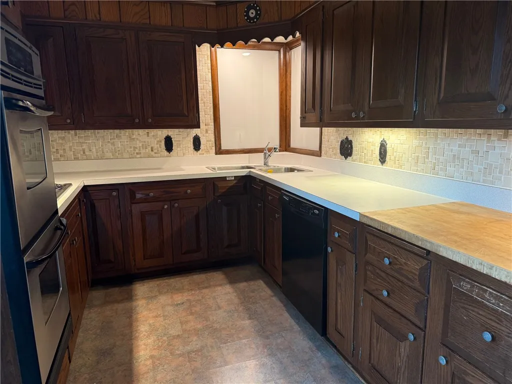 101 East Second Street, Dix, New York 14891, Dix, New York 14891, 2 Bedrooms Bedrooms, 6 Rooms Rooms,2 BathroomsBathrooms,Residential Lease,For Rent,101 East Second Street, Dix, New York 14891,R1627110