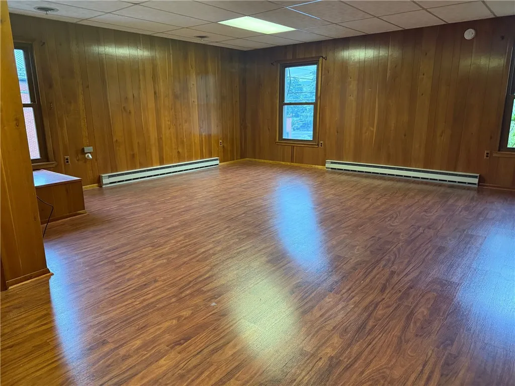 101 East Second Street, Dix, New York 14891, Dix, New York 14891, 2 Bedrooms Bedrooms, 6 Rooms Rooms,2 BathroomsBathrooms,Residential Lease,For Rent,101 East Second Street, Dix, New York 14891,R1627110