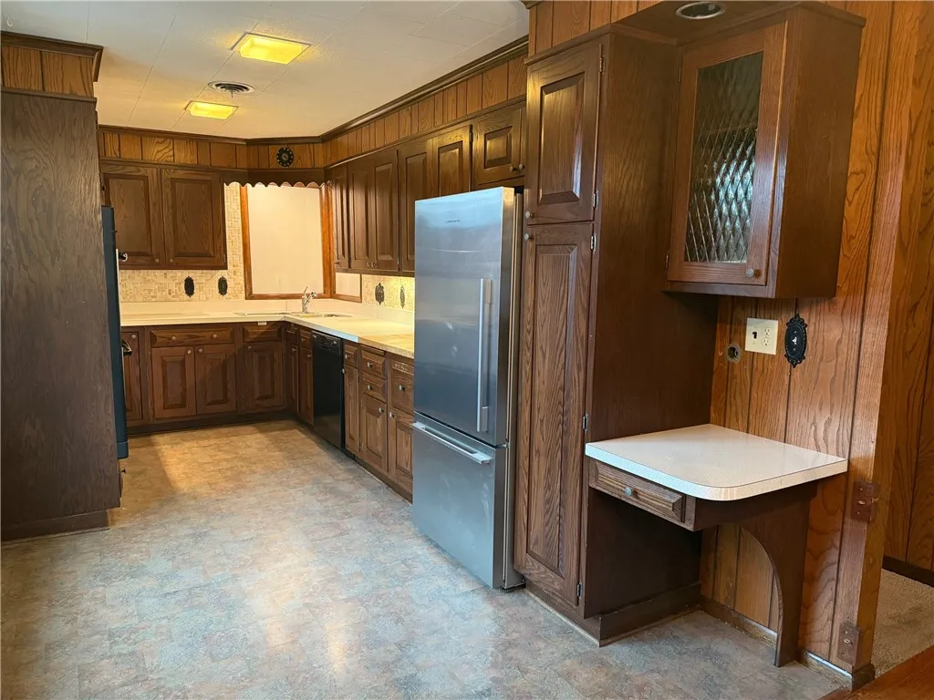 101 East Second Street, Dix, New York 14891, Dix, New York 14891, 2 Bedrooms Bedrooms, 6 Rooms Rooms,2 BathroomsBathrooms,Residential Lease,For Rent,101 East Second Street, Dix, New York 14891,R1627110