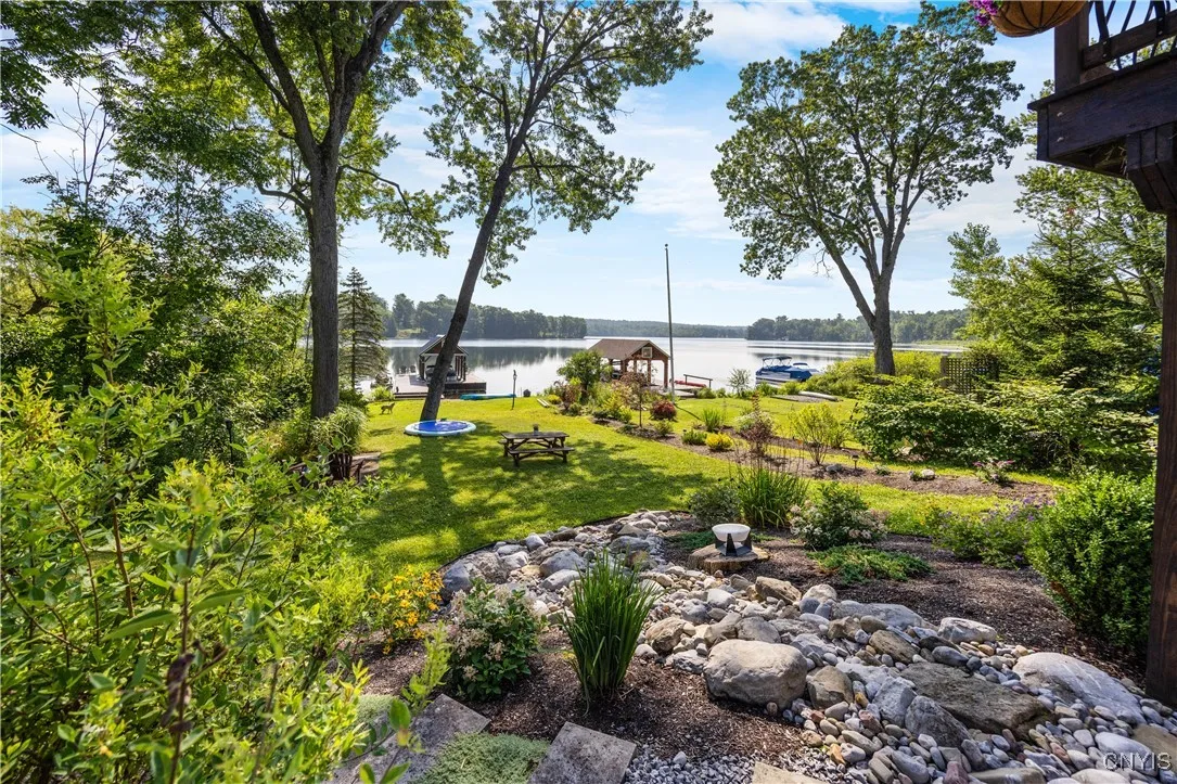 1514 Owahgena Terrace, Cazenovia, New York 13035, Cazenovia, New York 13035, 3 Bedrooms Bedrooms, 8 Rooms Rooms,2 BathroomsBathrooms,Residential,Closed,1514 Owahgena Terrace, Cazenovia, New York 13035,0,S1627011