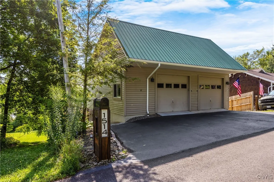 1514 Owahgena Terrace, Cazenovia, New York 13035, Cazenovia, New York 13035, 3 Bedrooms Bedrooms, 8 Rooms Rooms,2 BathroomsBathrooms,Residential,Closed,1514 Owahgena Terrace, Cazenovia, New York 13035,0,S1627011