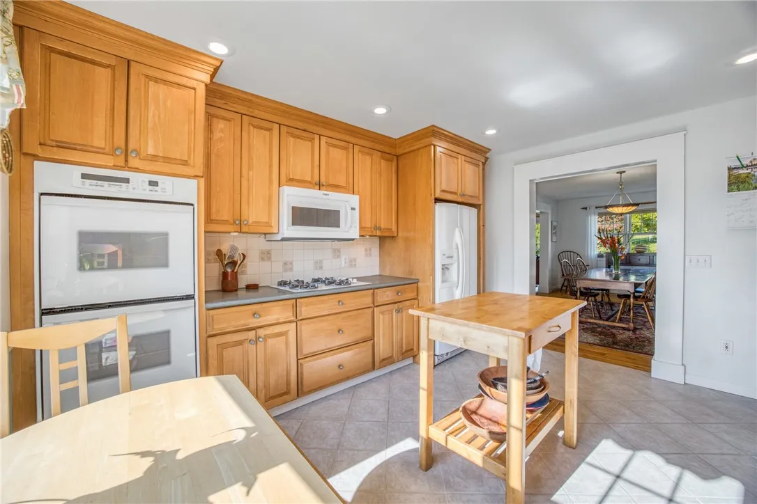 2722 Coates Road, Jerusalem, New York 14527, Jerusalem, New York 14527, 4 Bedrooms Bedrooms, 11 Rooms Rooms,2 BathroomsBathrooms,Residential,For Sale,2722 Coates Road, Jerusalem, New York 14527,R1625656