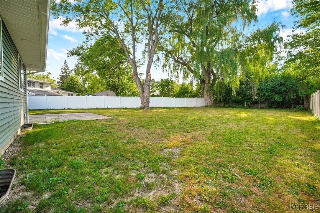 109 Devon Lane, Amherst, New York 14221, Amherst, New York 14221, 4 Bedrooms Bedrooms, 7 Rooms Rooms,3 BathroomsBathrooms,Residential,For Sale,109 Devon Lane, Amherst, New York 14221,B1625924