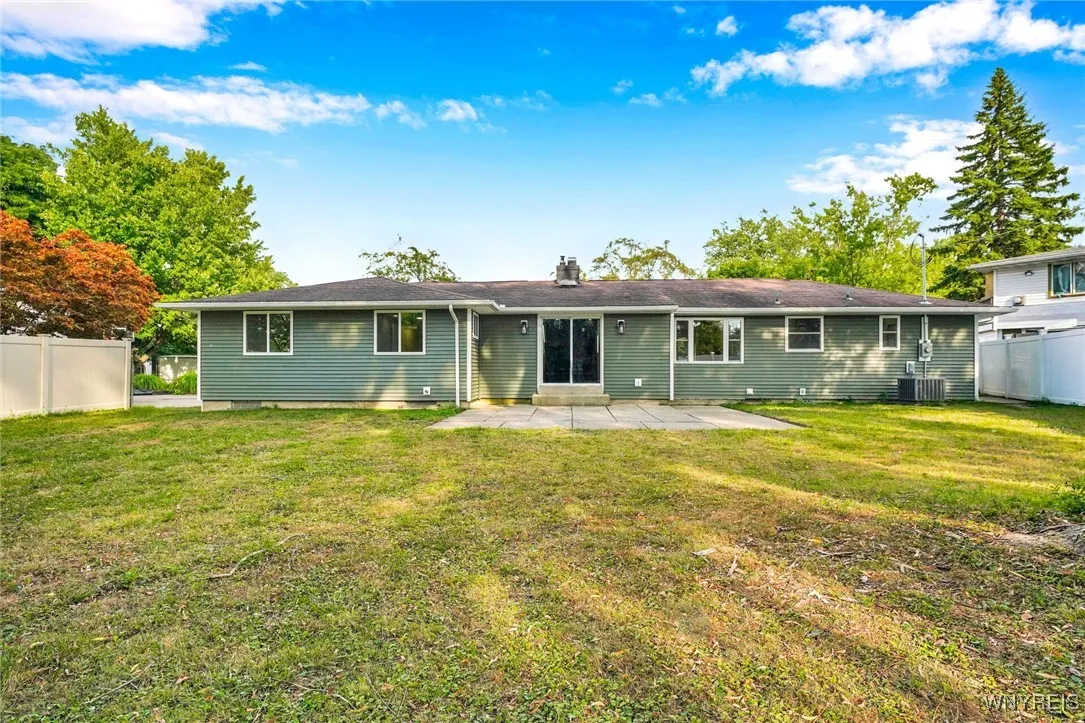 109 Devon Lane, Amherst, New York 14221, Amherst, New York 14221, 4 Bedrooms Bedrooms, 7 Rooms Rooms,3 BathroomsBathrooms,Residential,For Sale,109 Devon Lane, Amherst, New York 14221,B1625924