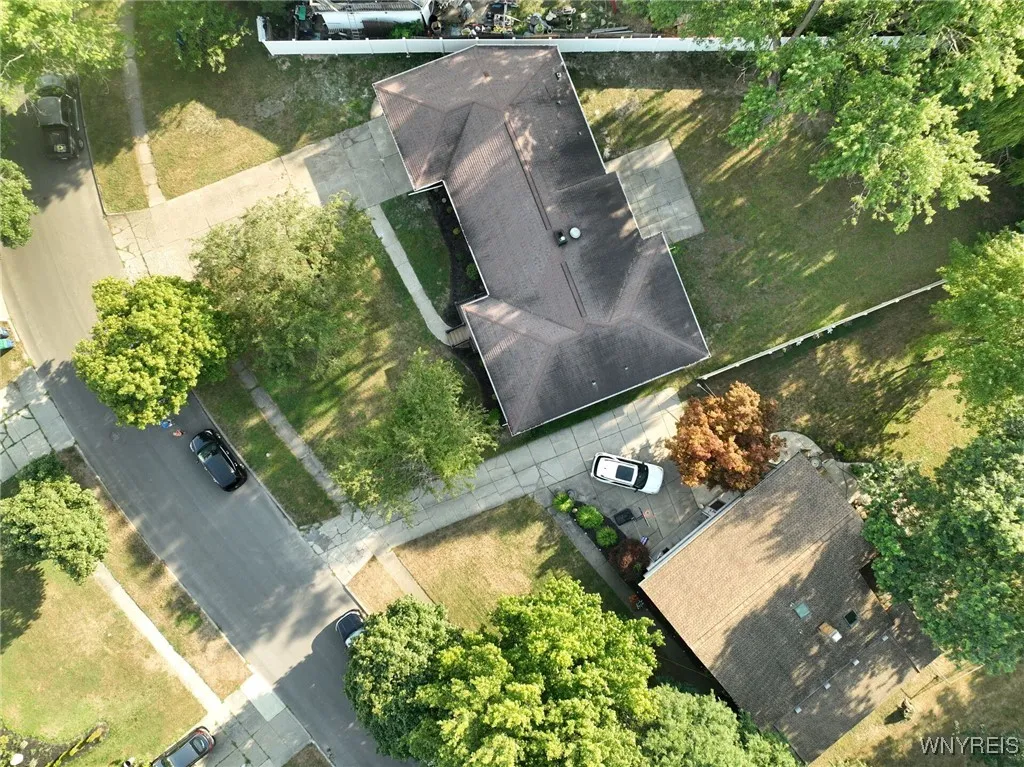 109 Devon Lane, Amherst, New York 14221, Amherst, New York 14221, 4 Bedrooms Bedrooms, 7 Rooms Rooms,3 BathroomsBathrooms,Residential,For Sale,109 Devon Lane, Amherst, New York 14221,B1625924