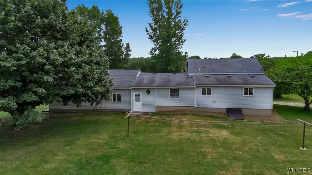 2839 Carmen Road, Hartland, New York 14105, Hartland, New York 14105, 3 Bedrooms Bedrooms, 7 Rooms Rooms,1 BathroomBathrooms,Residential,For Sale,2839 Carmen Road, Hartland, New York 14105,B1626956