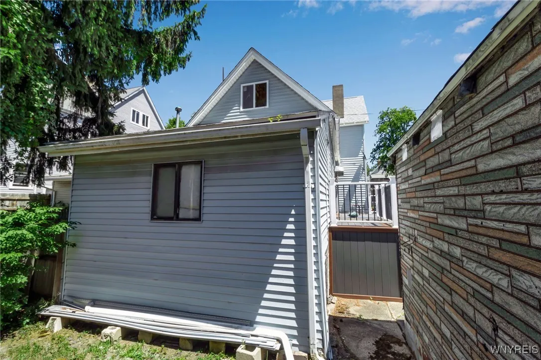 168 Dearborn Street, Buffalo, New York 14207, Buffalo, New York 14207, 3 Bedrooms Bedrooms, 7 Rooms Rooms,1 BathroomBathrooms,Residential,For Sale,168 Dearborn Street, Buffalo, New York 14207,B1624129