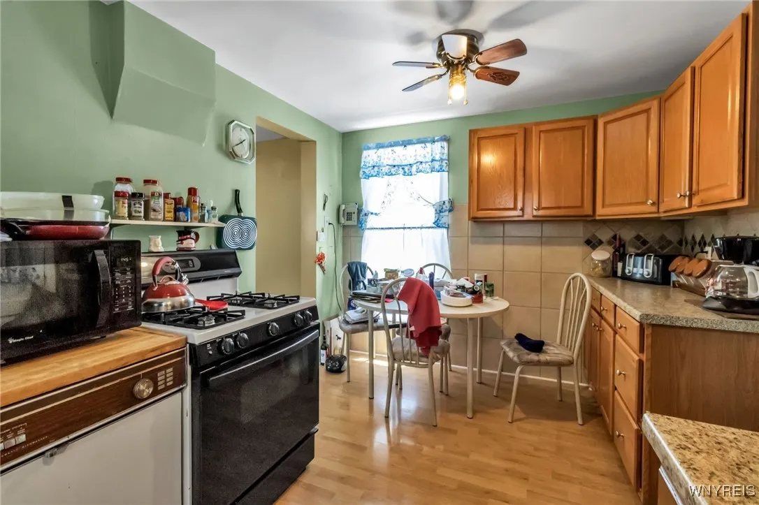 168 Dearborn Street, Buffalo, New York 14207, Buffalo, New York 14207, 3 Bedrooms Bedrooms, 7 Rooms Rooms,1 BathroomBathrooms,Residential,For Sale,168 Dearborn Street, Buffalo, New York 14207,B1624129