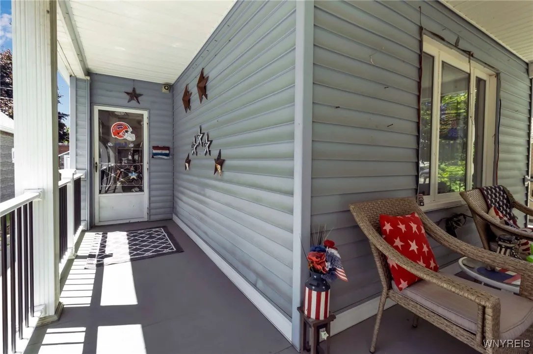 168 Dearborn Street, Buffalo, New York 14207, Buffalo, New York 14207, 3 Bedrooms Bedrooms, 7 Rooms Rooms,1 BathroomBathrooms,Residential,For Sale,168 Dearborn Street, Buffalo, New York 14207,B1624129