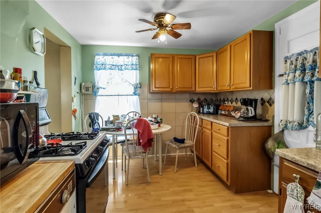 168 Dearborn Street, Buffalo, New York 14207, Buffalo, New York 14207, 3 Bedrooms Bedrooms, 7 Rooms Rooms,1 BathroomBathrooms,Residential,For Sale,168 Dearborn Street, Buffalo, New York 14207,B1624129