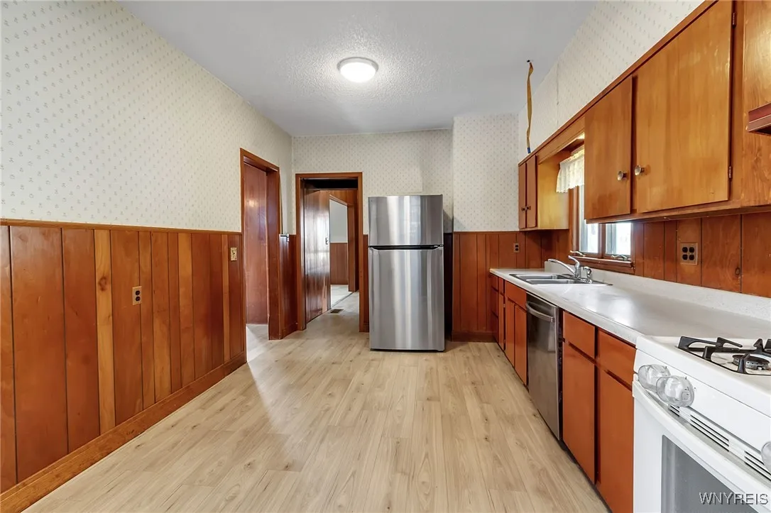 2 Tracy Avenue, Batavia City, New York 14020, Batavia City, New York 14020, 3 Bedrooms Bedrooms, 6 Rooms Rooms,1 BathroomBathrooms,Residential,For Sale,2 Tracy Avenue, Batavia City, New York 14020,B1626331
