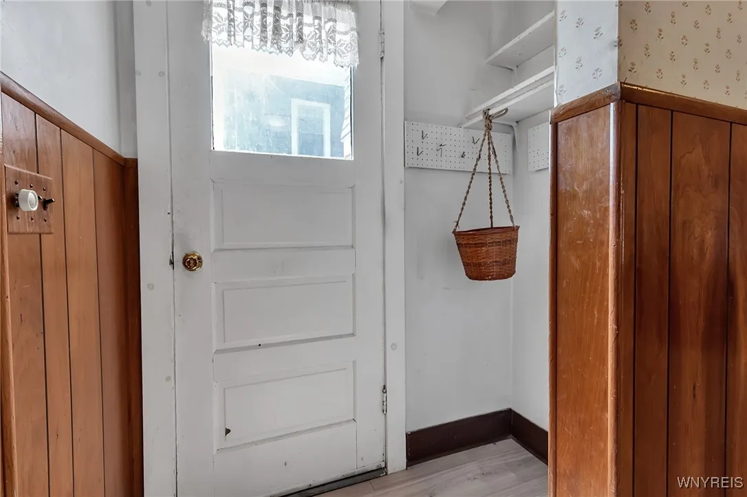2 Tracy Avenue, Batavia City, New York 14020, Batavia City, New York 14020, 3 Bedrooms Bedrooms, 6 Rooms Rooms,1 BathroomBathrooms,Residential,For Sale,2 Tracy Avenue, Batavia City, New York 14020,B1626331