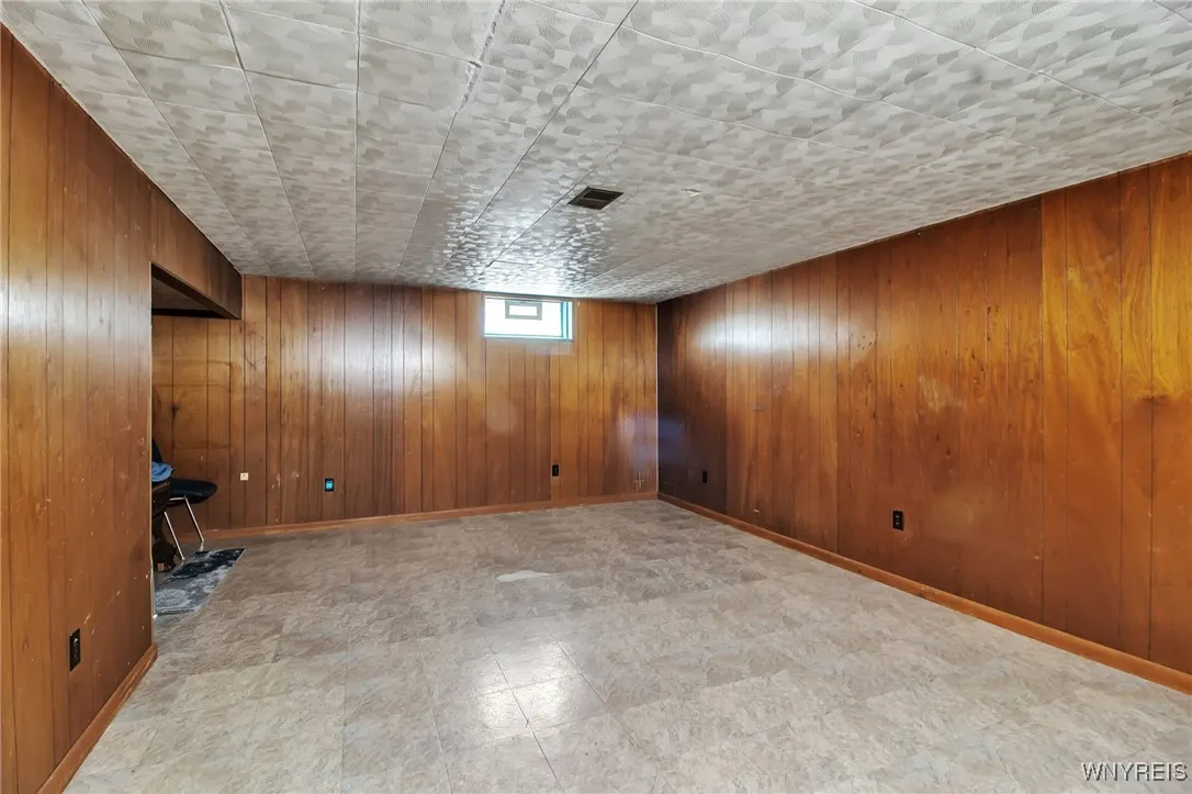 74 Harris Court, Cheektowaga, New York 14225, Cheektowaga, New York 14225, 3 Bedrooms Bedrooms, 7 Rooms Rooms,2 BathroomsBathrooms,Residential,For Sale,74 Harris Court, Cheektowaga, New York 14225,B1627350