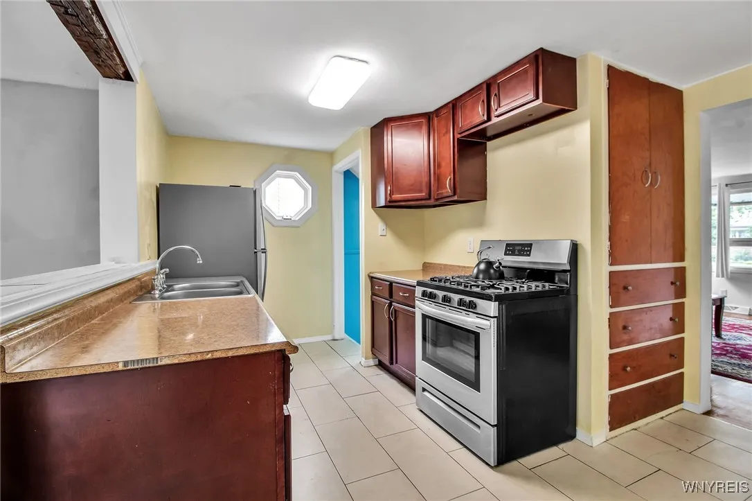 74 Harris Court, Cheektowaga, New York 14225, Cheektowaga, New York 14225, 3 Bedrooms Bedrooms, 7 Rooms Rooms,2 BathroomsBathrooms,Residential,For Sale,74 Harris Court, Cheektowaga, New York 14225,B1627350