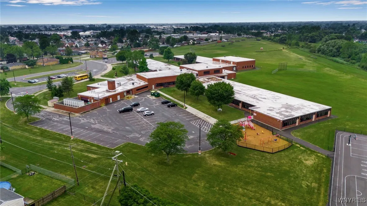 74 Harris Court, Cheektowaga, New York 14225, Cheektowaga, New York 14225, 3 Bedrooms Bedrooms, 7 Rooms Rooms,2 BathroomsBathrooms,Residential,For Sale,74 Harris Court, Cheektowaga, New York 14225,B1627350
