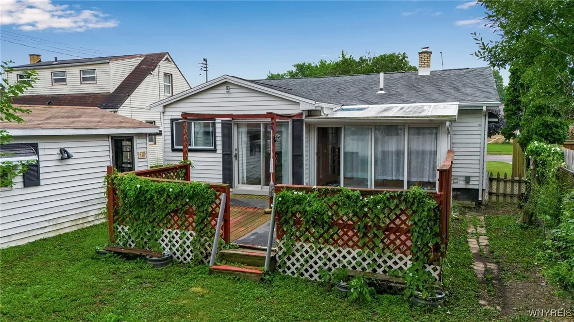74 Harris Court, Cheektowaga, New York 14225, Cheektowaga, New York 14225, 3 Bedrooms Bedrooms, 7 Rooms Rooms,2 BathroomsBathrooms,Residential,For Sale,74 Harris Court, Cheektowaga, New York 14225,B1627350
