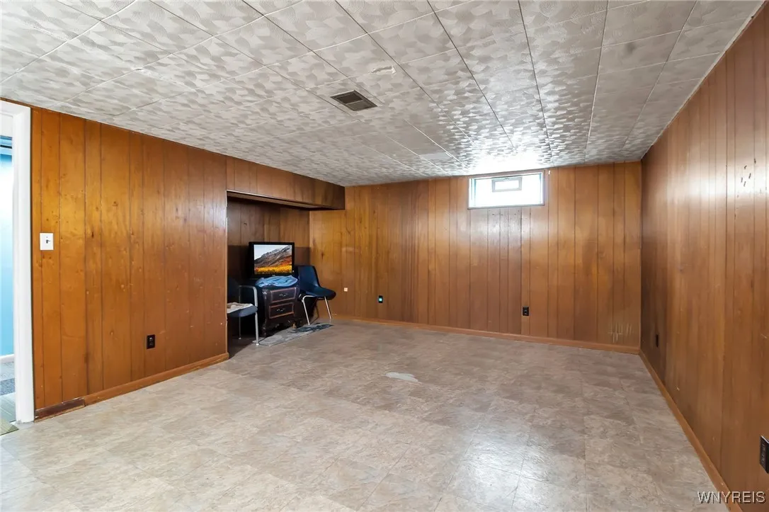 74 Harris Court, Cheektowaga, New York 14225, Cheektowaga, New York 14225, 3 Bedrooms Bedrooms, 7 Rooms Rooms,2 BathroomsBathrooms,Residential,For Sale,74 Harris Court, Cheektowaga, New York 14225,B1627350