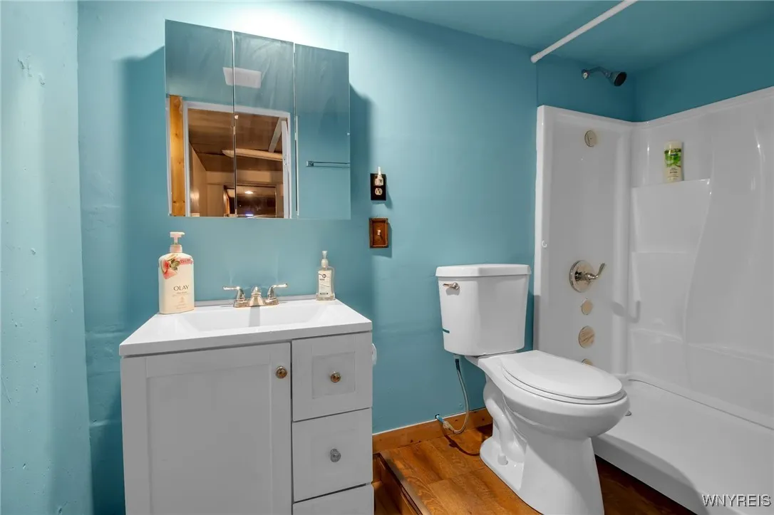 74 Harris Court, Cheektowaga, New York 14225, Cheektowaga, New York 14225, 3 Bedrooms Bedrooms, 7 Rooms Rooms,2 BathroomsBathrooms,Residential,For Sale,74 Harris Court, Cheektowaga, New York 14225,B1627350