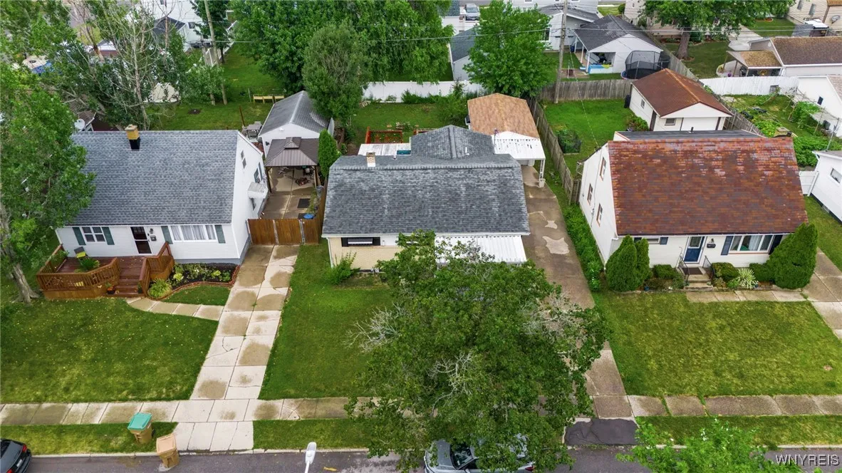 74 Harris Court, Cheektowaga, New York 14225, Cheektowaga, New York 14225, 3 Bedrooms Bedrooms, 7 Rooms Rooms,2 BathroomsBathrooms,Residential,For Sale,74 Harris Court, Cheektowaga, New York 14225,B1627350