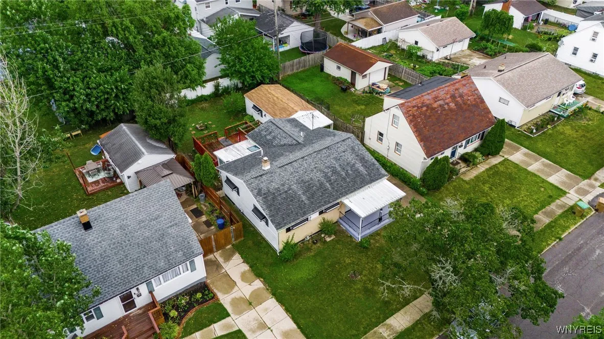 74 Harris Court, Cheektowaga, New York 14225, Cheektowaga, New York 14225, 3 Bedrooms Bedrooms, 7 Rooms Rooms,2 BathroomsBathrooms,Residential,For Sale,74 Harris Court, Cheektowaga, New York 14225,B1627350