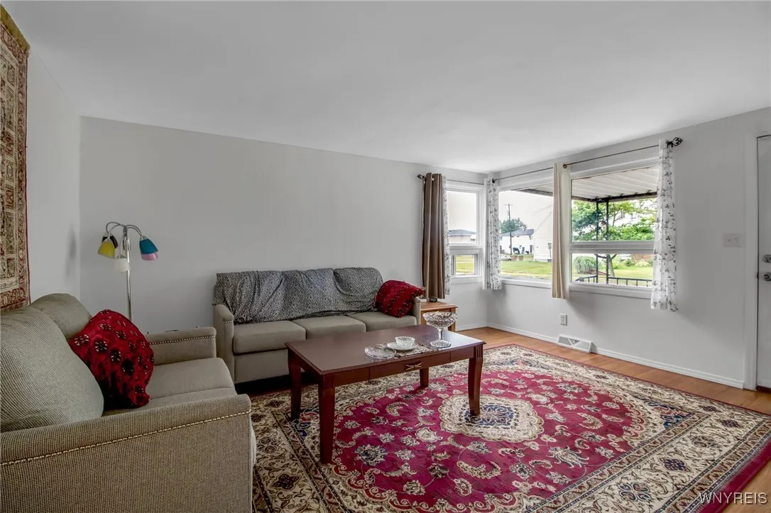 74 Harris Court, Cheektowaga, New York 14225, Cheektowaga, New York 14225, 3 Bedrooms Bedrooms, 7 Rooms Rooms,2 BathroomsBathrooms,Residential,For Sale,74 Harris Court, Cheektowaga, New York 14225,B1627350
