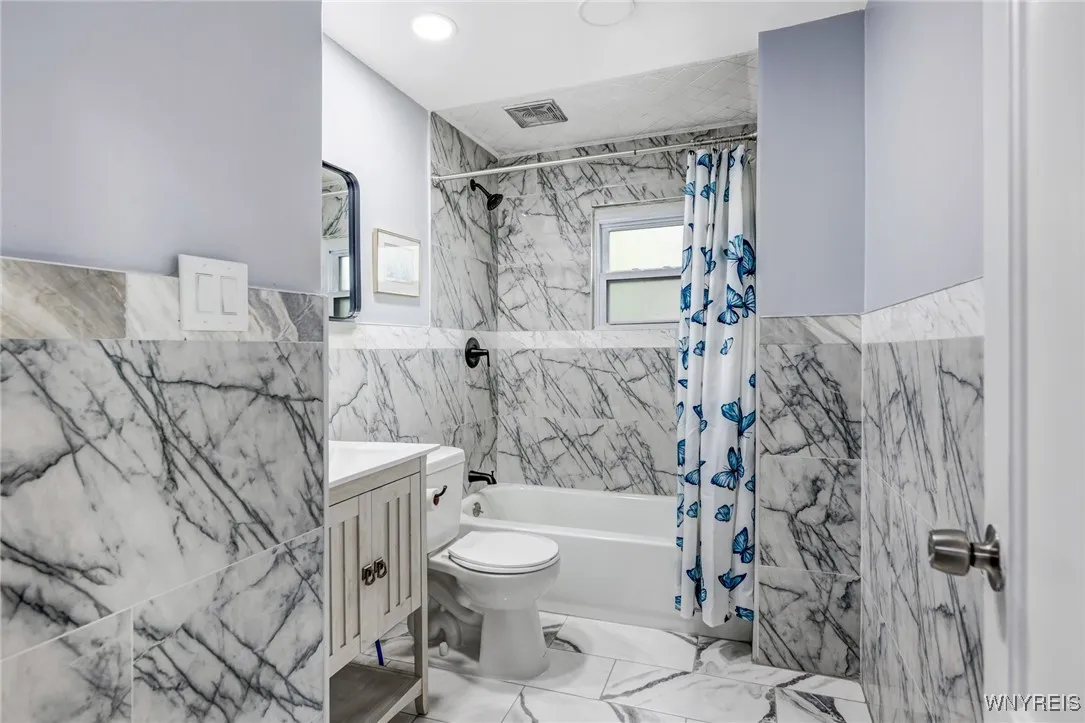 405 W Ferry Street, Buffalo, New York 14213, Buffalo, New York 14213, 6 Bedrooms Bedrooms, ,2 BathroomsBathrooms,Residential,For Sale,405 W Ferry Street, Buffalo, New York 14213,B1627003