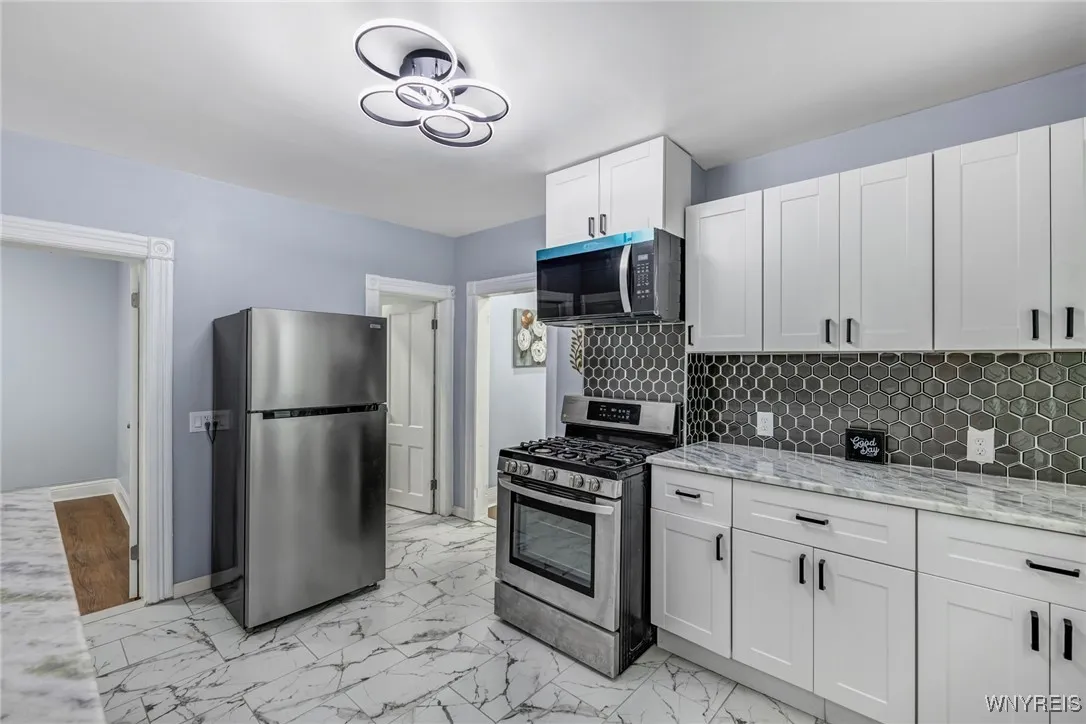 405 W Ferry Street, Buffalo, New York 14213, Buffalo, New York 14213, 6 Bedrooms Bedrooms, ,2 BathroomsBathrooms,Residential,For Sale,405 W Ferry Street, Buffalo, New York 14213,B1627003