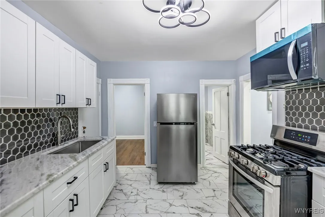 405 W Ferry Street, Buffalo, New York 14213, Buffalo, New York 14213, 6 Bedrooms Bedrooms, ,2 BathroomsBathrooms,Residential,For Sale,405 W Ferry Street, Buffalo, New York 14213,B1627003