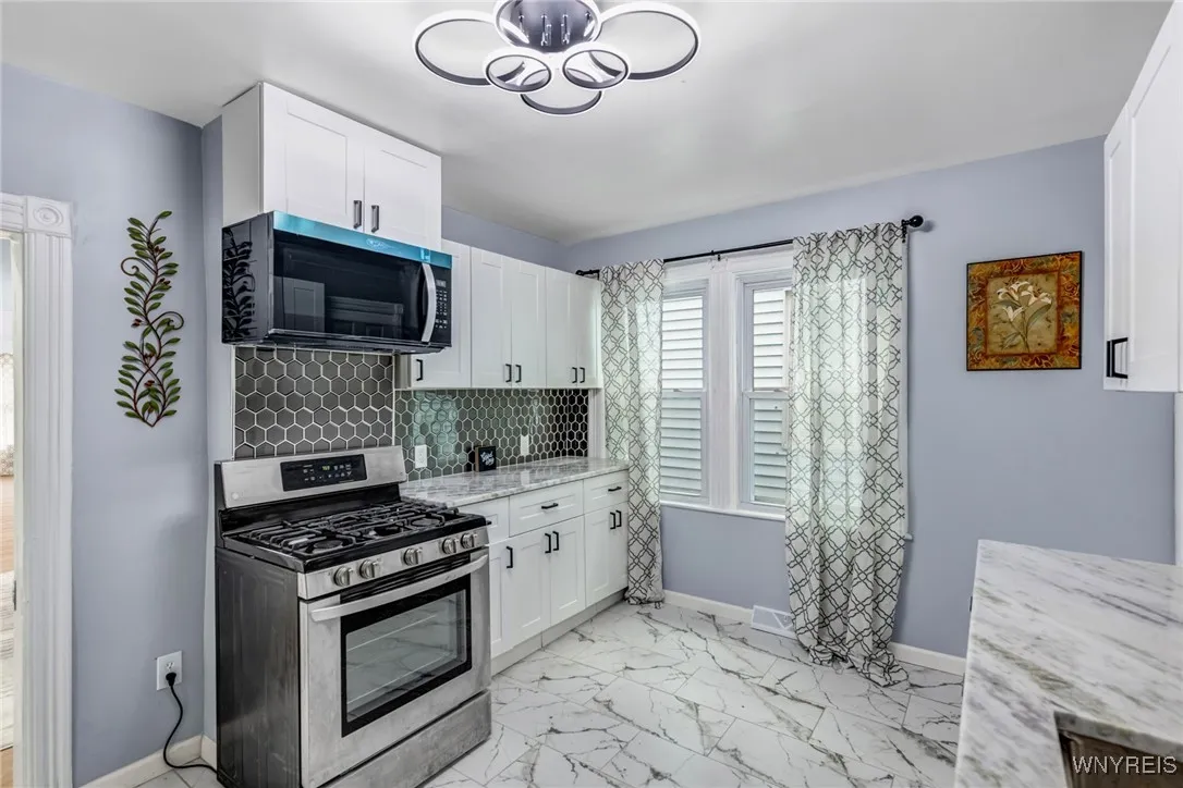 405 W Ferry Street, Buffalo, New York 14213, Buffalo, New York 14213, 6 Bedrooms Bedrooms, ,2 BathroomsBathrooms,Residential,For Sale,405 W Ferry Street, Buffalo, New York 14213,B1627003