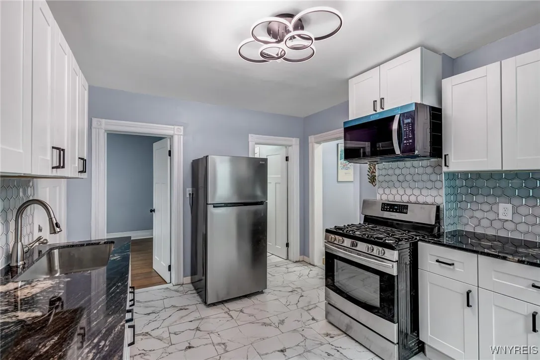 405 W Ferry Street, Buffalo, New York 14213, Buffalo, New York 14213, 6 Bedrooms Bedrooms, ,2 BathroomsBathrooms,Residential,For Sale,405 W Ferry Street, Buffalo, New York 14213,B1627003