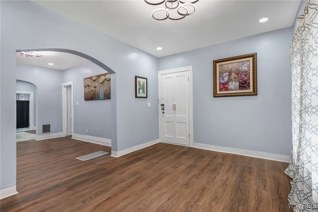 405 W Ferry Street, Buffalo, New York 14213, Buffalo, New York 14213, 6 Bedrooms Bedrooms, ,2 BathroomsBathrooms,Residential,For Sale,405 W Ferry Street, Buffalo, New York 14213,B1627003