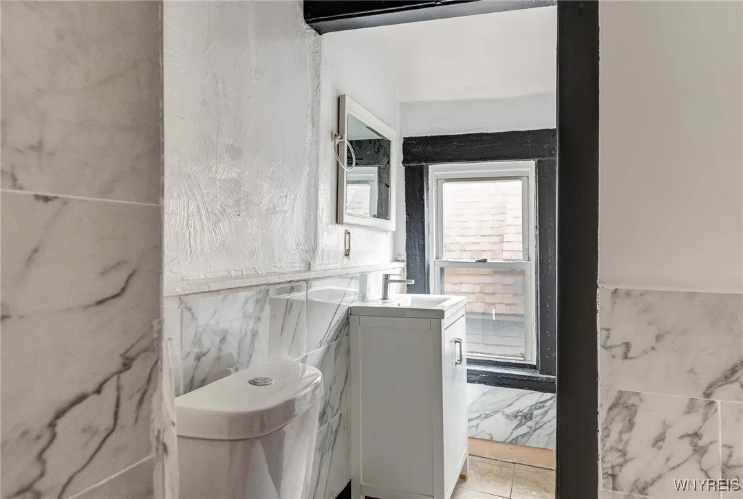 30 Schiller Street, Buffalo, New York 14206, Buffalo, New York 14206, 4 Bedrooms Bedrooms, ,3 BathroomsBathrooms,Residential,For Sale,30 Schiller Street, Buffalo, New York 14206,B1627416
