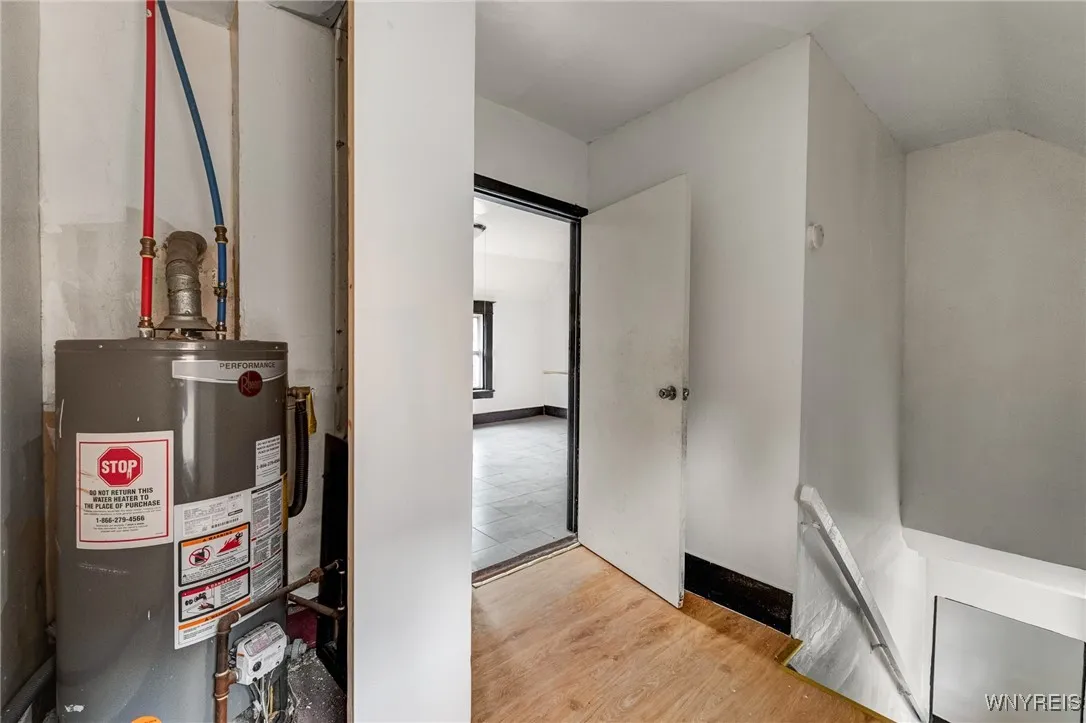 30 Schiller Street, Buffalo, New York 14206, Buffalo, New York 14206, 4 Bedrooms Bedrooms, ,3 BathroomsBathrooms,Residential,For Sale,30 Schiller Street, Buffalo, New York 14206,B1627416