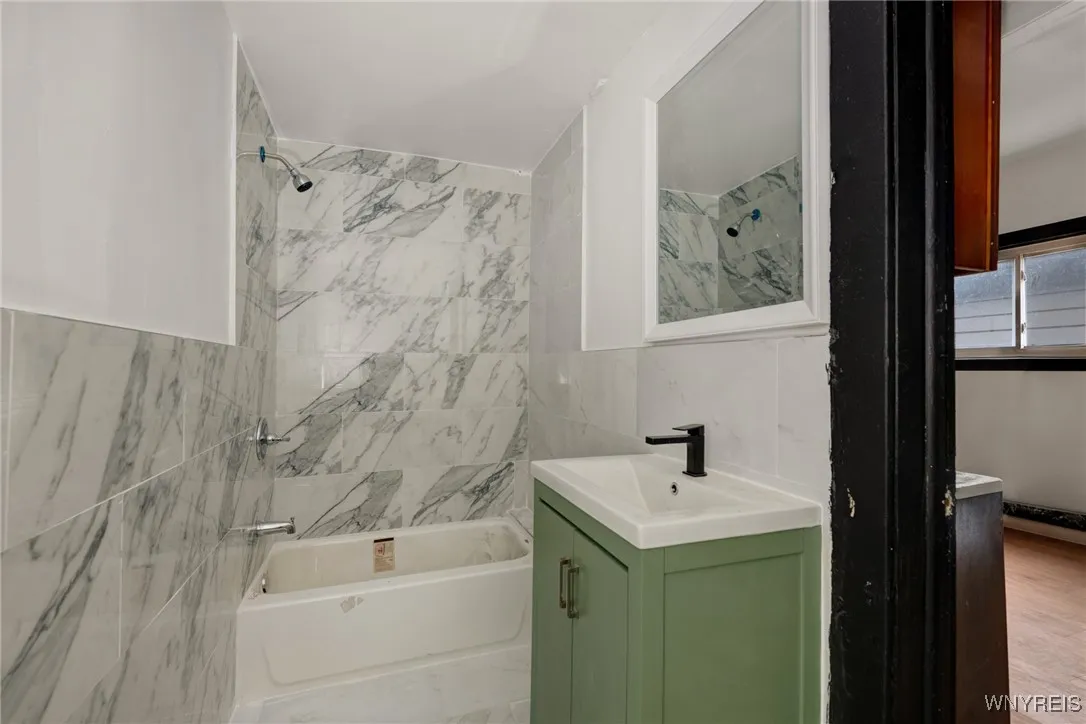 30 Schiller Street, Buffalo, New York 14206, Buffalo, New York 14206, 4 Bedrooms Bedrooms, ,3 BathroomsBathrooms,Residential,For Sale,30 Schiller Street, Buffalo, New York 14206,B1627416