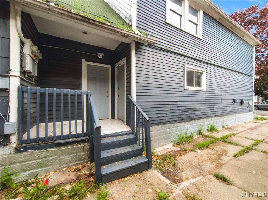 30 Schiller Street, Buffalo, New York 14206, Buffalo, New York 14206, 4 Bedrooms Bedrooms, ,3 BathroomsBathrooms,Residential,For Sale,30 Schiller Street, Buffalo, New York 14206,B1627416