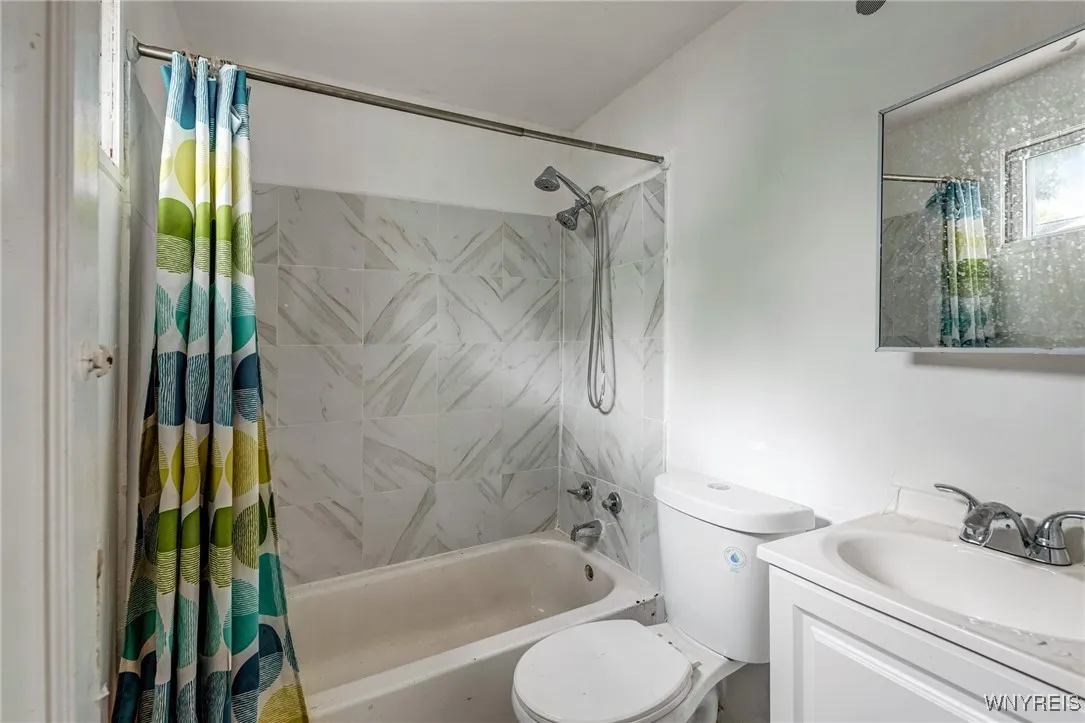 30 Schiller Street, Buffalo, New York 14206, Buffalo, New York 14206, 4 Bedrooms Bedrooms, ,3 BathroomsBathrooms,Residential,For Sale,30 Schiller Street, Buffalo, New York 14206,B1627416